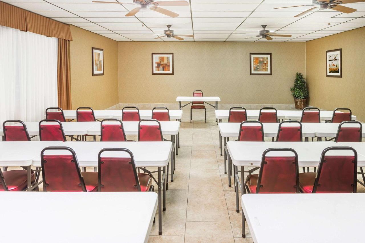 Days-Inn By Wyndham Batesville Ar Esterno foto