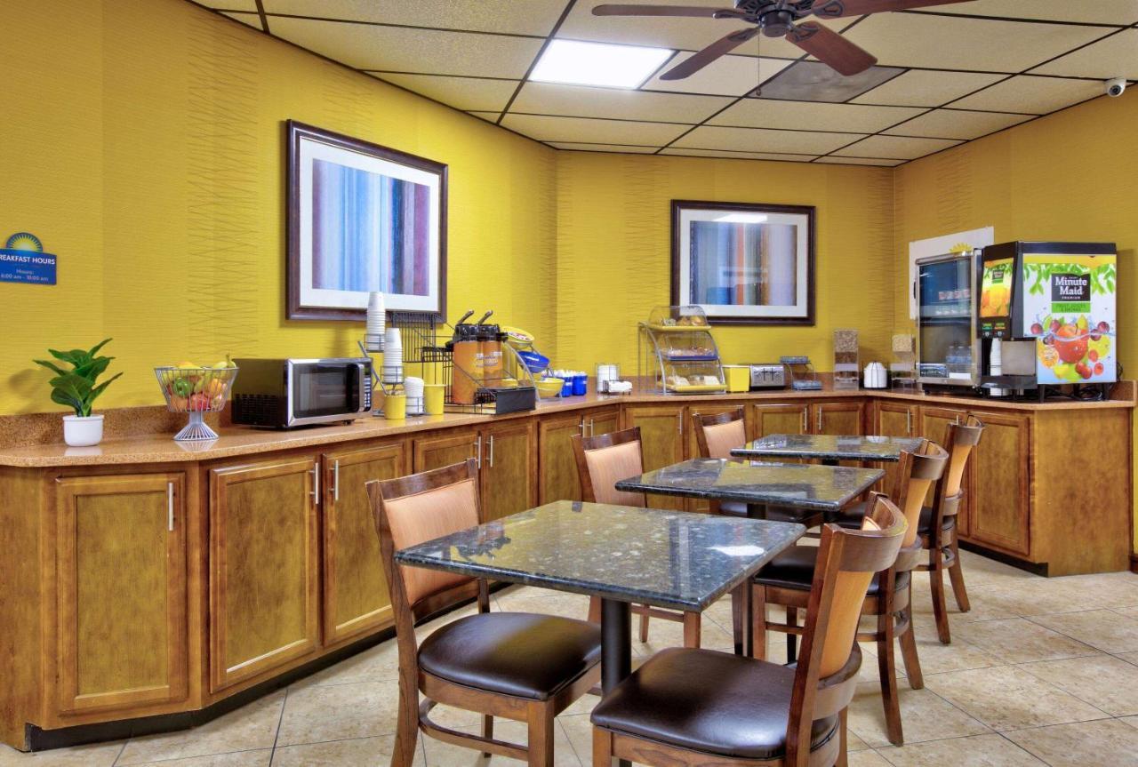 Days-Inn By Wyndham Batesville Ar Esterno foto