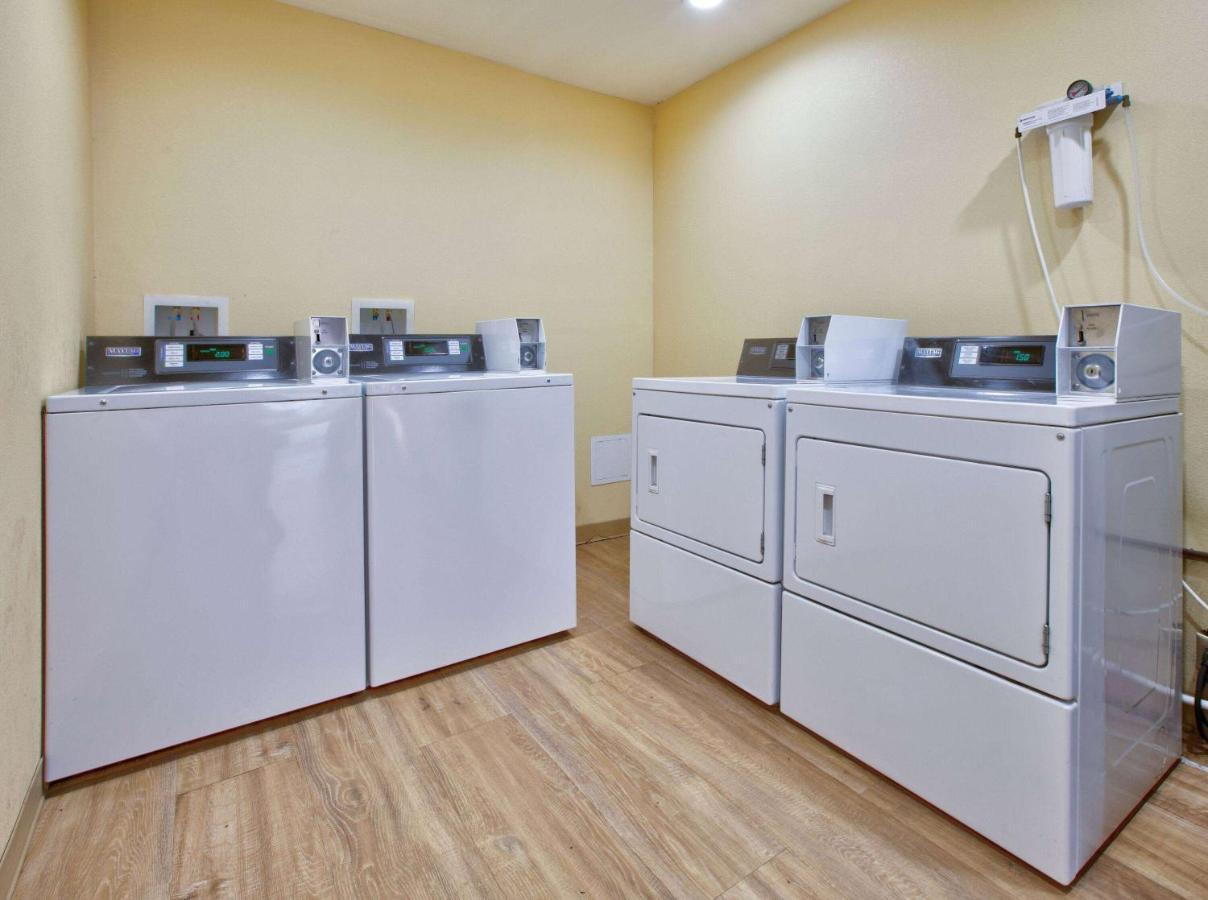 Days-Inn By Wyndham Batesville Ar Esterno foto